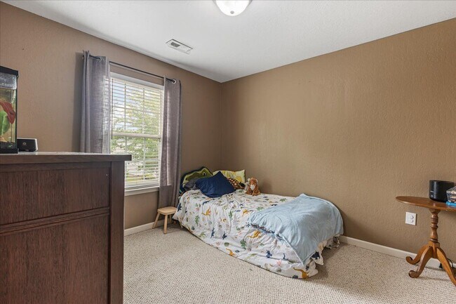 Building Photo - 410 Ashbury Cir