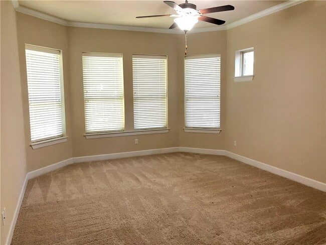 Building Photo - 629 Loma Cedro Bend