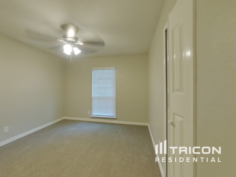 Building Photo - 7232 Harwick Ln