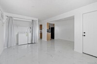 Building Photo - 214 S Ingalls St