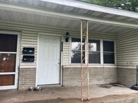 Building Photo - Affordable 3-Bedroom Duplex in Prime Springfield Location!