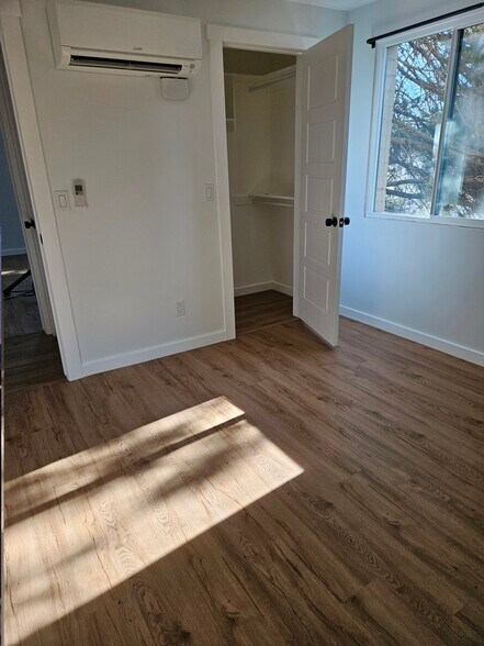 Building Photo - 530 S 400 E