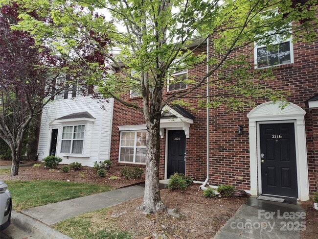 Building Photo - 2120 Sardony Ln
