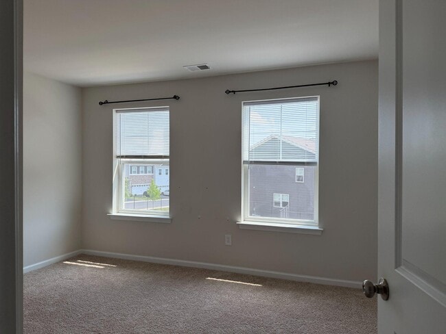 Building Photo - 8 Egret Way