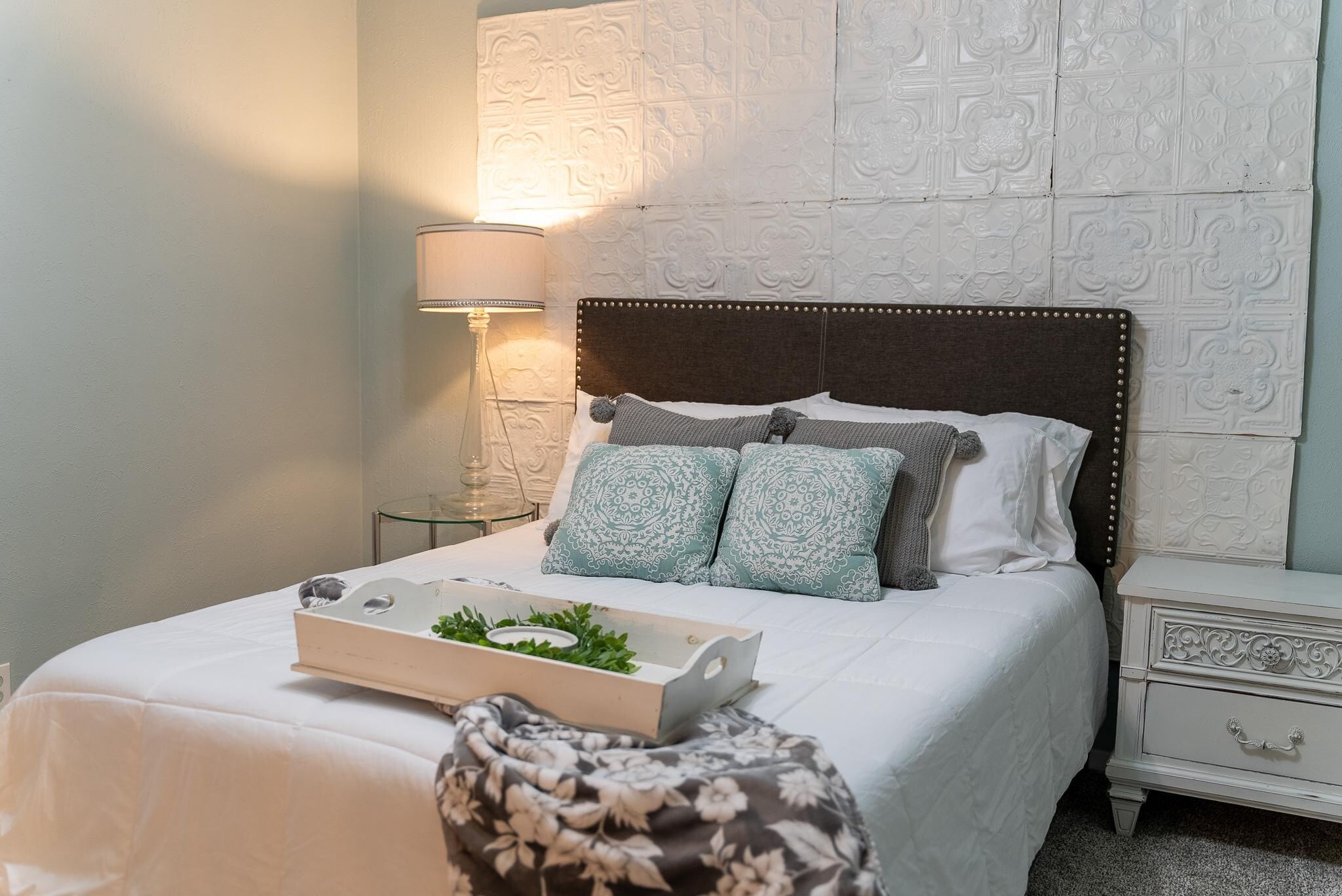 Building Photo - 1304 E Sylvan Cir