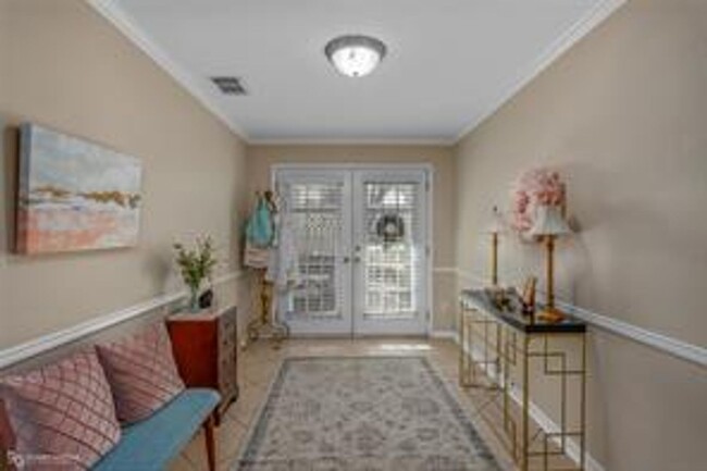 Building Photo - North Bossier Townhouse