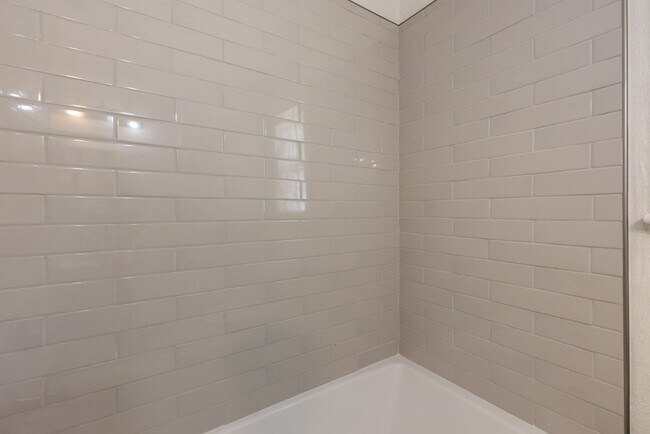 Building Photo - 317 35th St