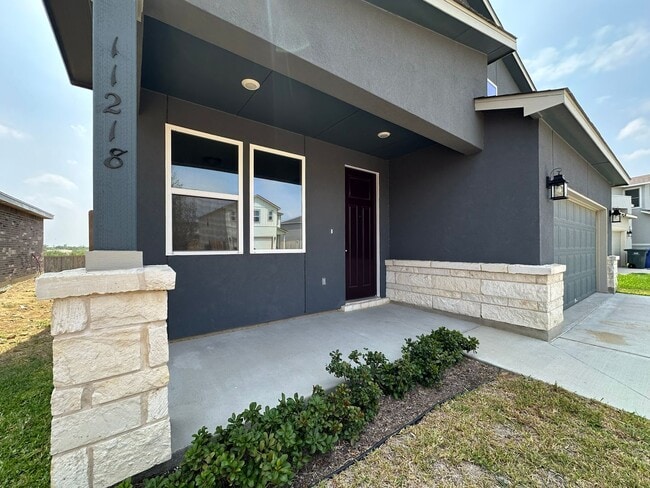 Building Photo - Newly constructed 4bd Home in Villas San A...