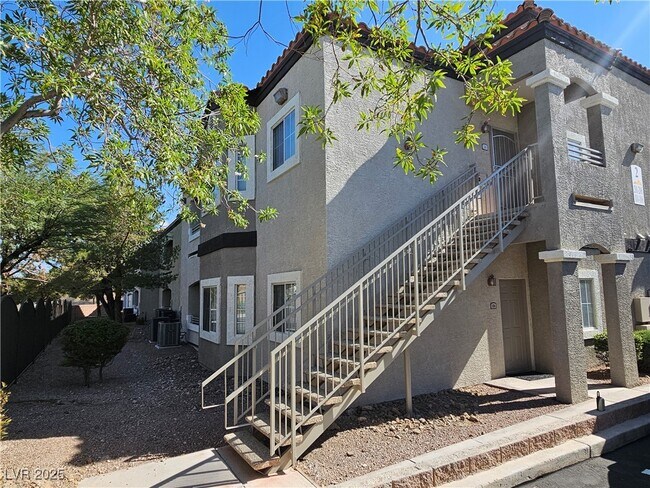 Building Photo - 6160 Rumrill St