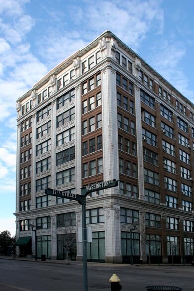 Corner of Washington Avenue & 17th Street - 1709 Washington Ave