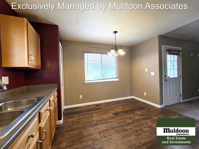Building Photo - Spacious 5-Bedroom Ranch Home on Oversized Cul-de-Sac lot!