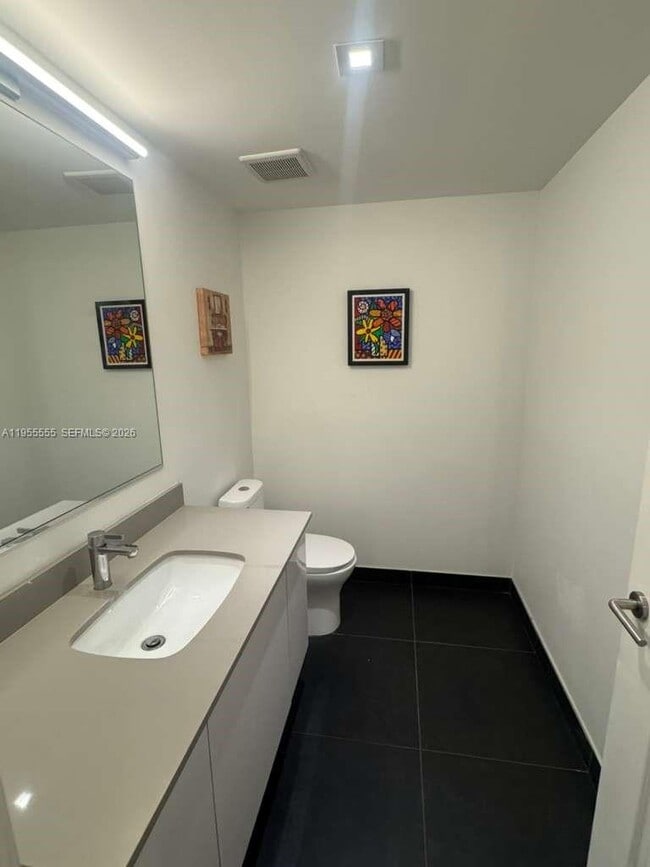 Building Photo - 1600 NE 1st Ave