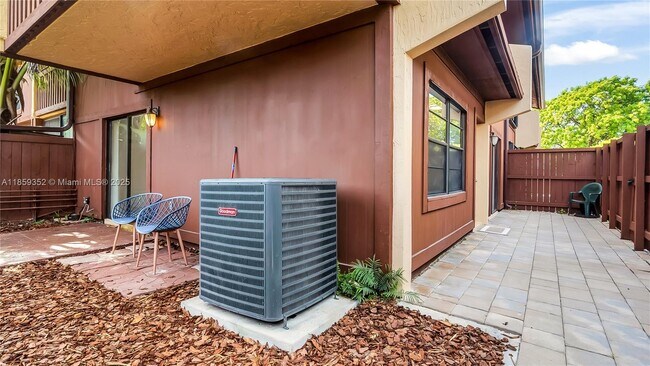 Building Photo - 7123 SW 115th Pl