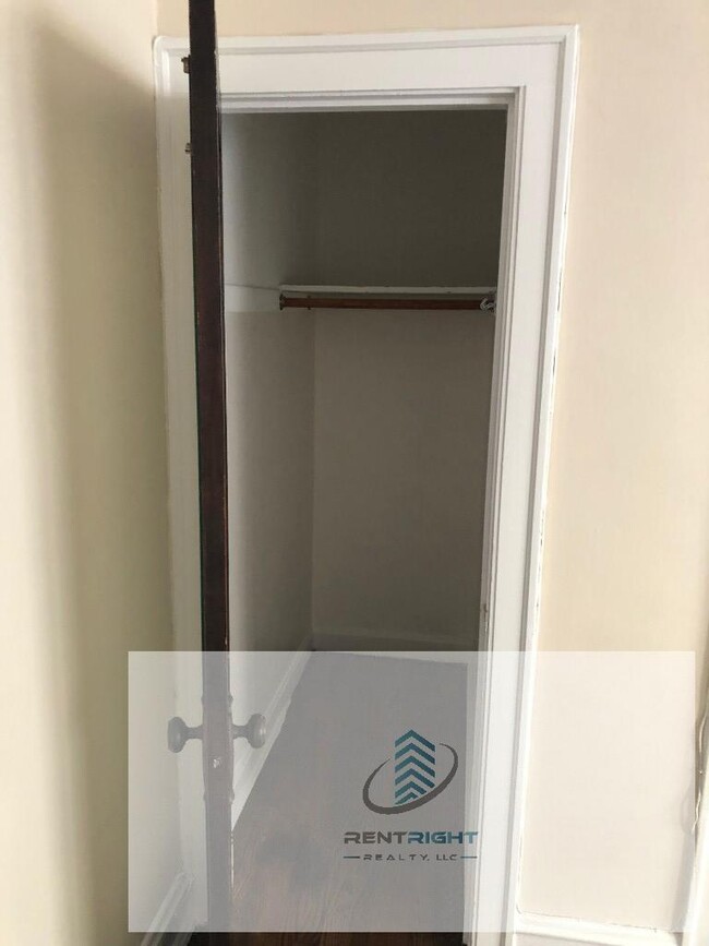 Building Photo - 1 bedroom in CHICAGO IL 60626
