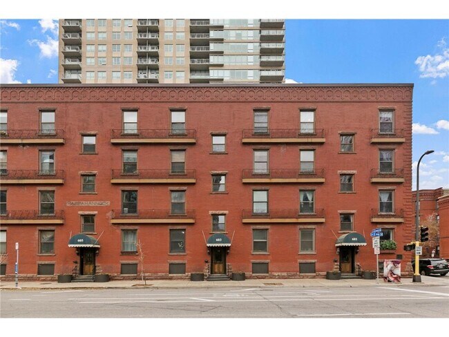 Building Photo - 603 S 9th St