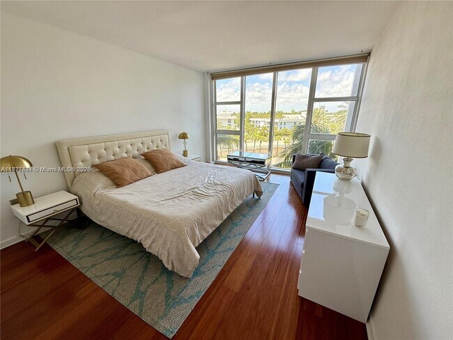 Building Photo - 10275 Collins Ave