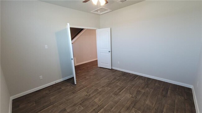 Building Photo - 6406 Kildare Dr