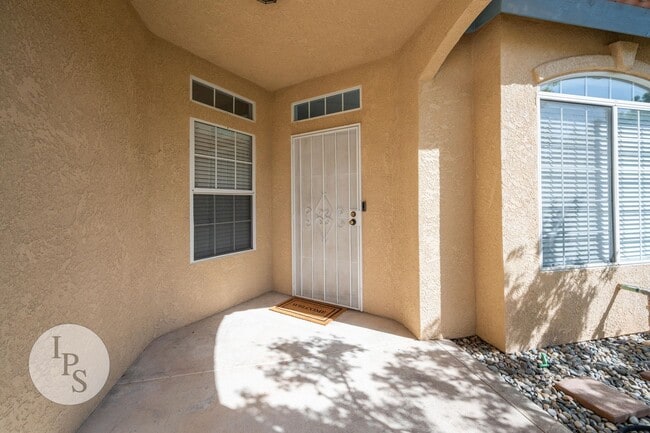 Building Photo - 753 Applegate Ave