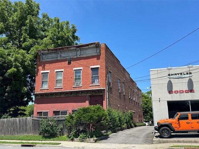 Building Photo - 165 Ulster Ave