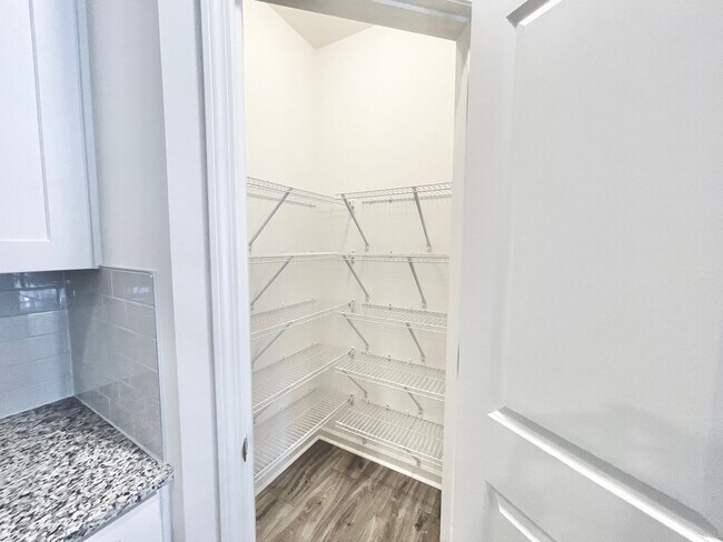 Building Photo - Spacious 3 Bedroom Townhome minutes from I-85 - AVAILABLE OCTOBER 2026
