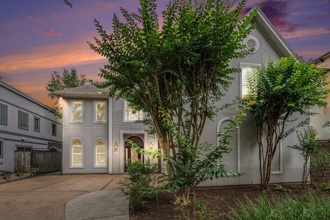 Building Photo - 4655 Spruce St