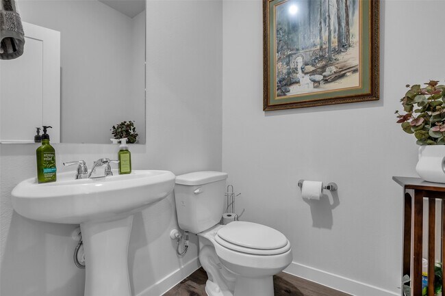 Building Photo - 7866 Alset Dr