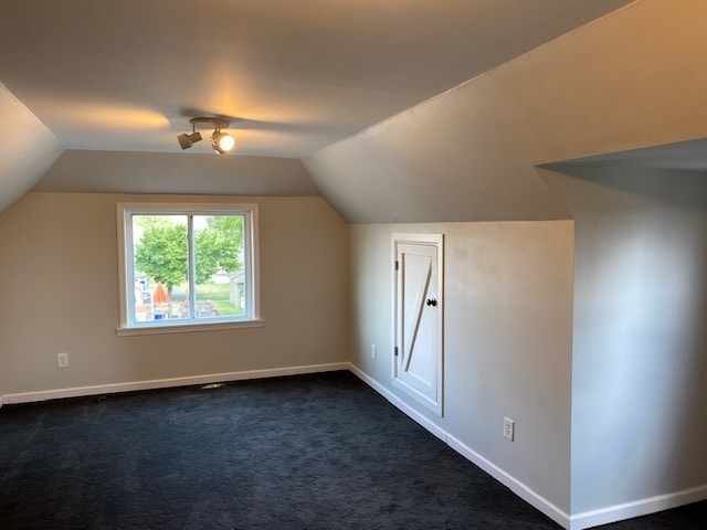 Building Photo - 5 Cayuga Pl