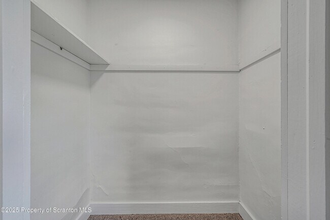 Building Photo - 1805 Farr St