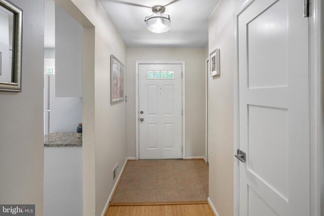 Building Photo - 7433 Hatherleigh Ct
