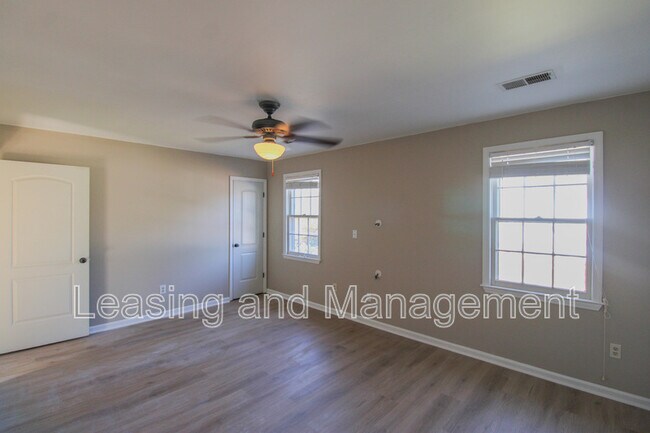 Building Photo - 679 Williamson Dr