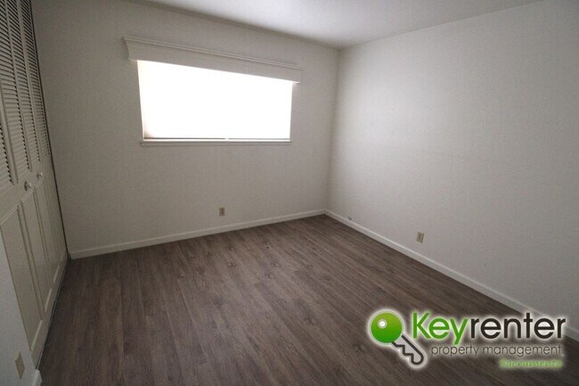 Building Photo - 2308 Rogue River Dr