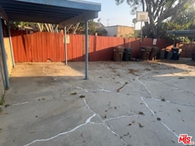 Building Photo - 1136 W 109th Pl