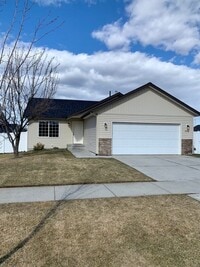 Building Photo - Beautiful 3 bedroom 2 bath home in Post Falls.