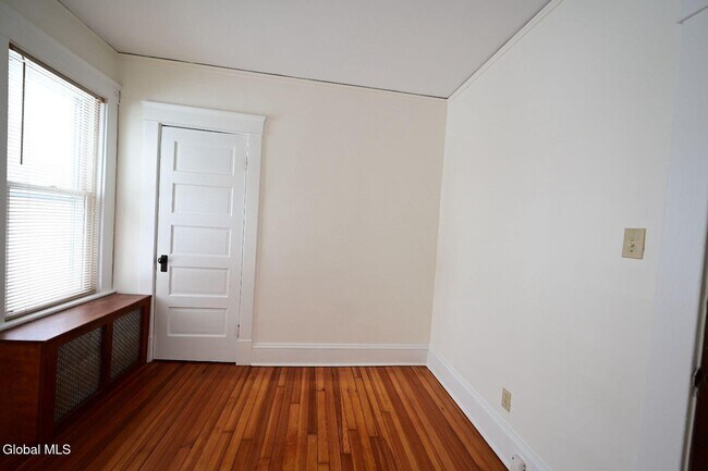 Building Photo - 11 Brayton St
