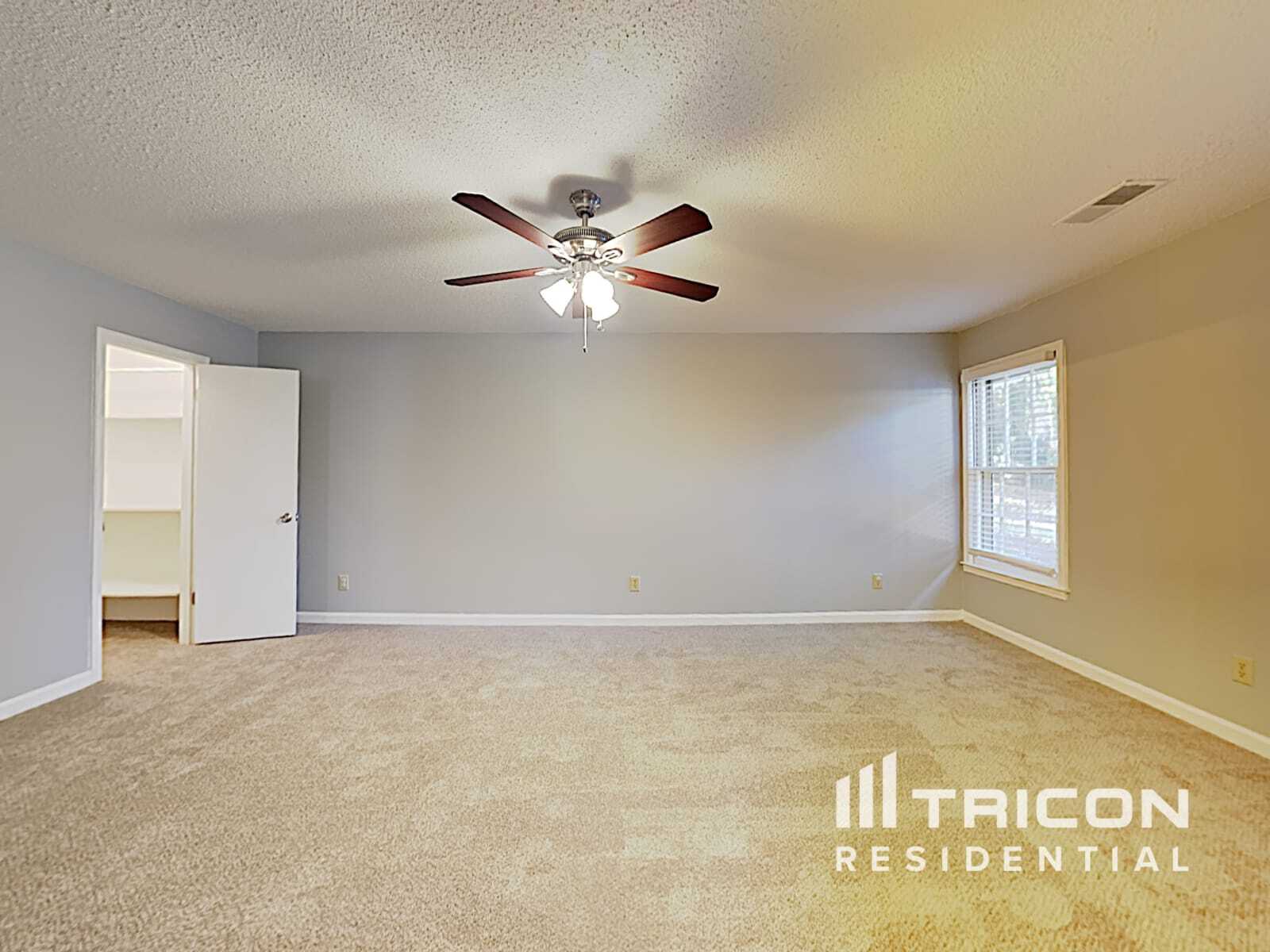 Building Photo - 389 Hillridge Dr