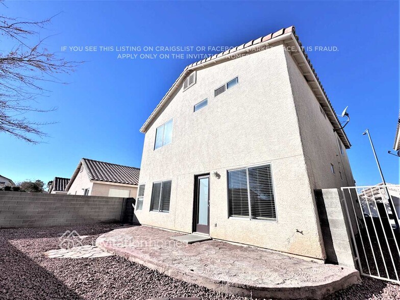 Building Photo - 6040 Soft Springs St