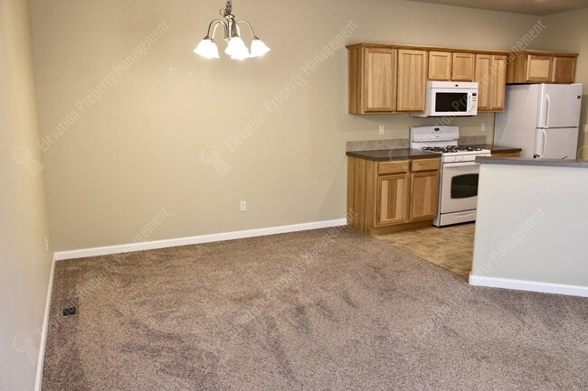 Building Photo - 2333 NE Mary Rose Pl