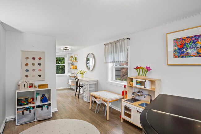 Building Photo - 449 Longfellow Ave