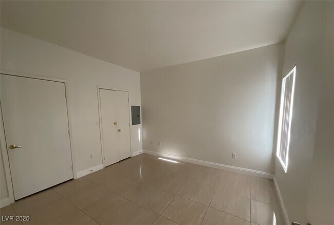 Building Photo - 6650 W Warm Springs Rd