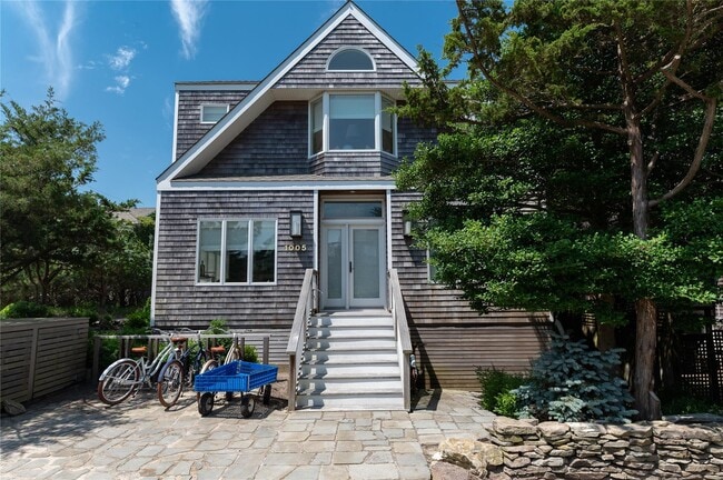 Building Photo - 1005 Surf View Walk