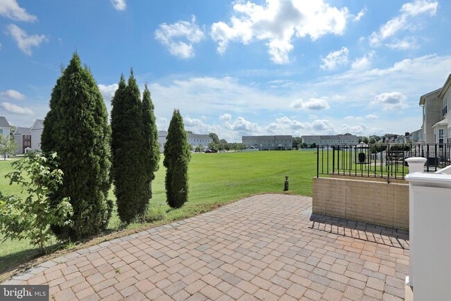 Building Photo - 1028 Llano Dr