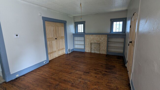 Building Photo - 1371 Stark Ave SW