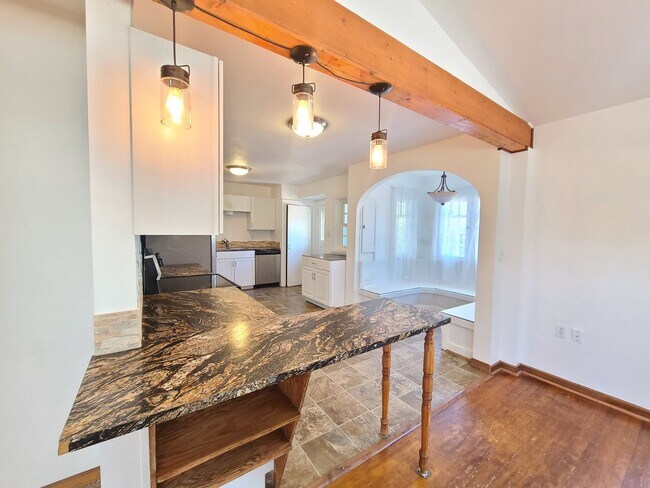 Building Photo - $2,200- 4 Bed / 2 Bath House on an Almost ...