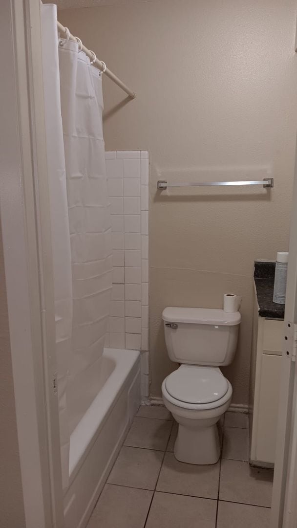 Building Photo - 6630 W Fuqua St