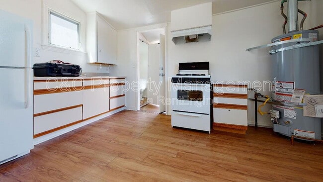 Primary Photo - 554 Lighthouse Ave