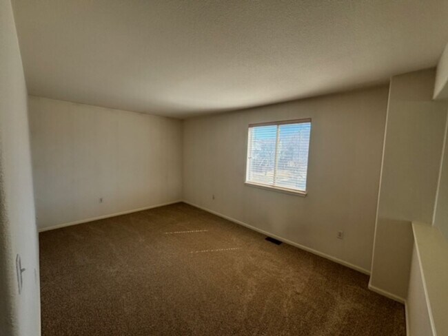 Building Photo - Beautifully Updated 3bd/2.5ba Home in Littleton