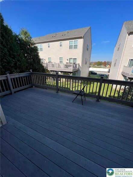Building Photo - 211 Auburn Dr