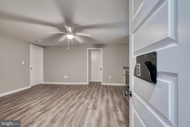 Building Photo - 6722 Brentwood Ave