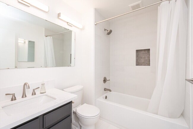Building Photo - 478 Hartnell Pl