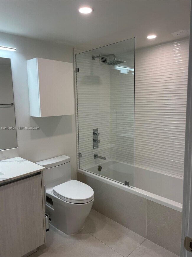 Building Photo - 5750 Collins Ave